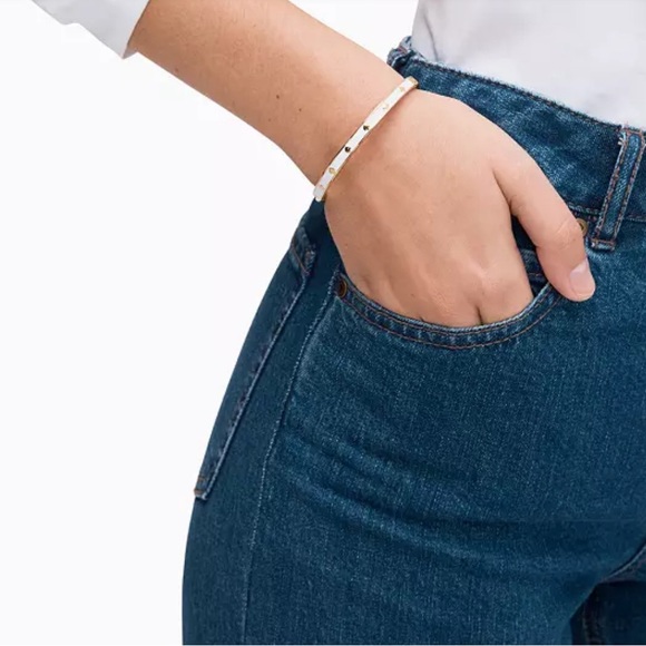 Kate Spade Spot The Spade Enamel Hinged Bracelet NWT - Picture 2 of 3
